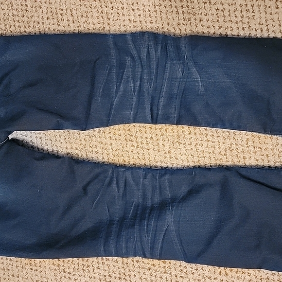 Silver Jeans * Like New* - Picture 8 of 11